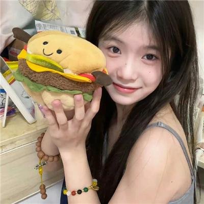 衣柜里的猫